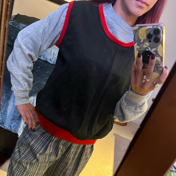 Black running sweater - Picture 1 of 9